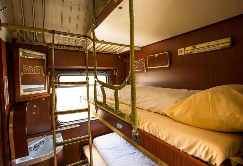 اتاق خانوادگی, Train Lodge Amsterdam