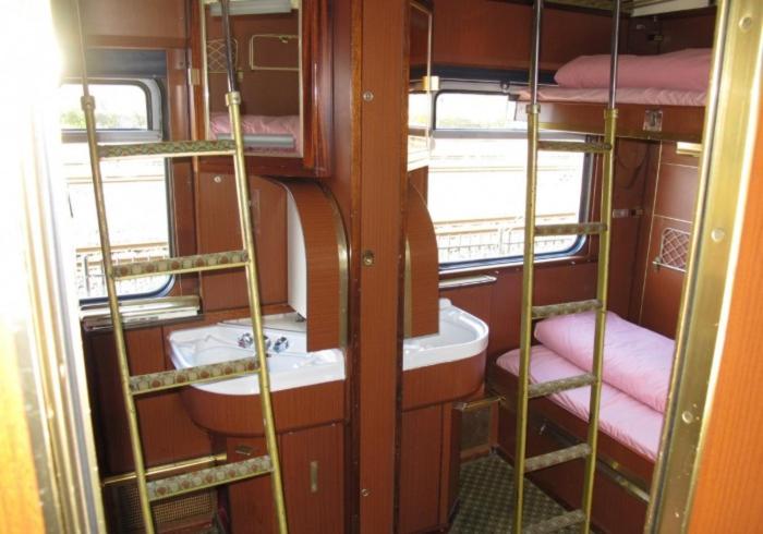 اتاق کلاسیک چهارنفره, Train Lodge Amsterdam