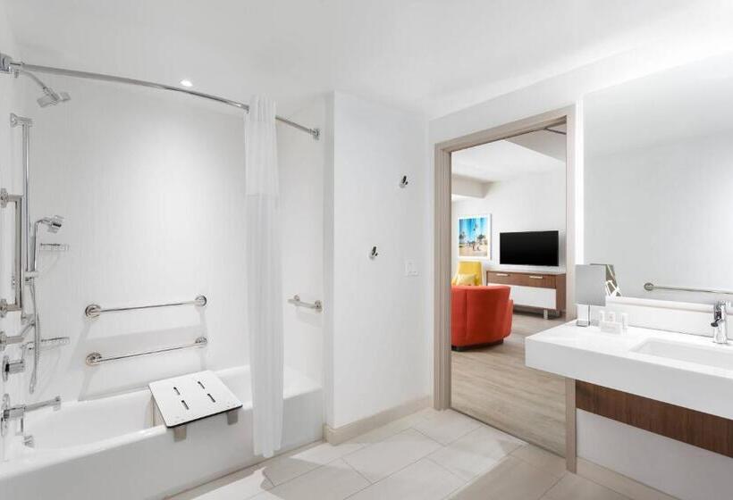 اتاق استاندارد با بالکن, Courtyard By Marriott Santa Monica