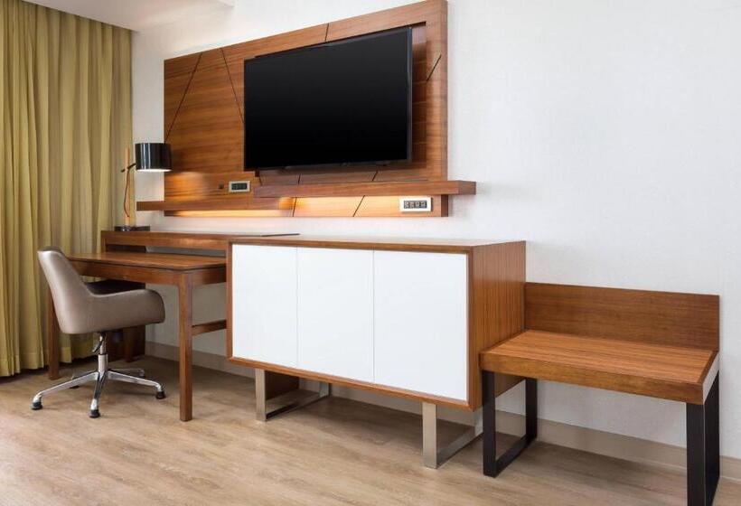 استودیو استاندارد با بالکن, Courtyard By Marriott Santa Monica