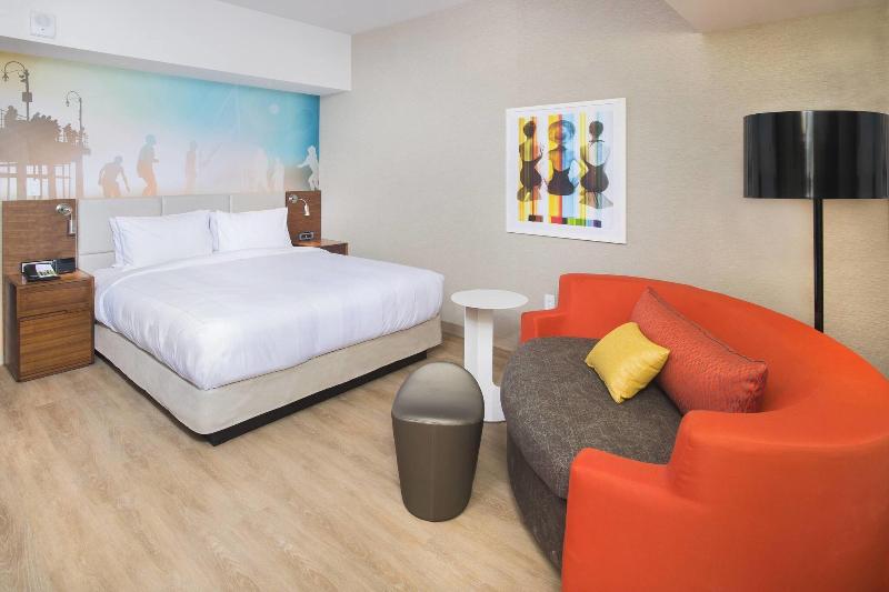 اتاق استاندارد با تخت بزرگ, Courtyard By Marriott Santa Monica