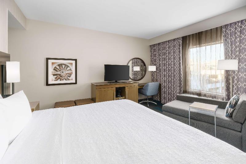 اتاق استاندارد با تخت بزرگ, Hampton Inn & Suites Lax El Segundo