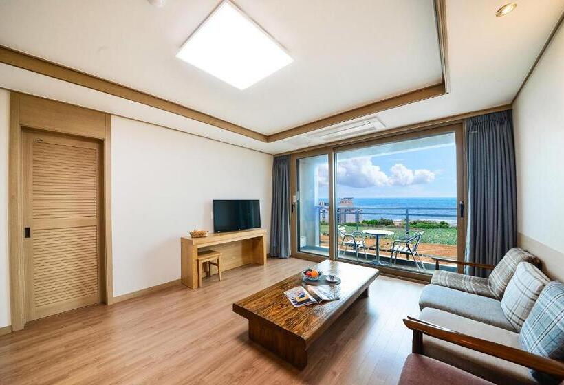سوییت با چشم‌انداز دریا, Jeju Resort