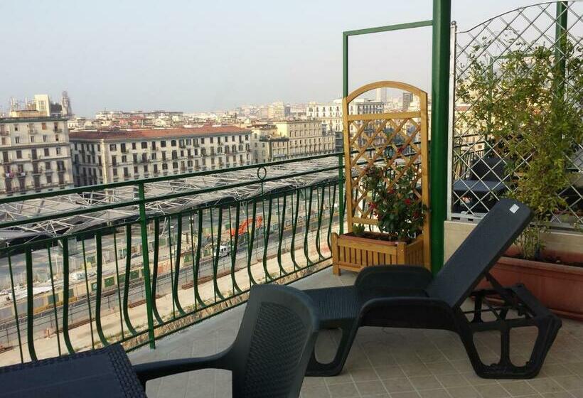 اتاق لوکس سه تخته, Top Floor Rentrooms Napoli
