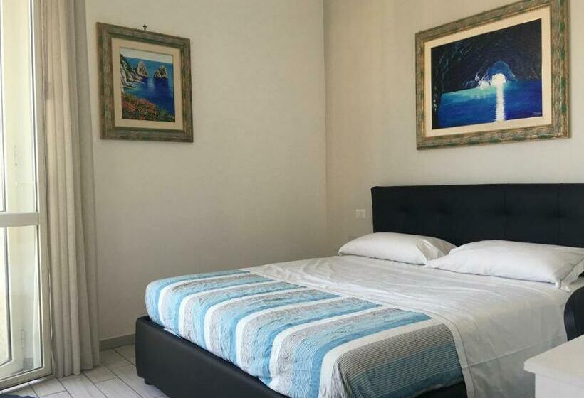 اتاق لوکس سه تخته, Top Floor Rentrooms Napoli