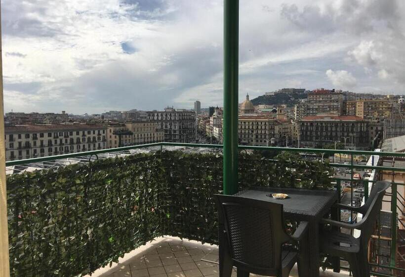 اتاق لوکس سه تخته, Top Floor Rentrooms Napoli