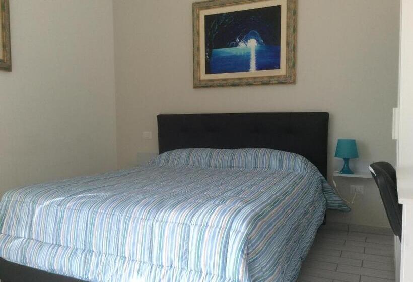 اتاق سوپریور با تخت بزرگ, Top Floor Rentrooms Napoli
