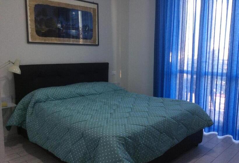 اتاق سوپریور با تخت بزرگ, Top Floor Rentrooms Napoli