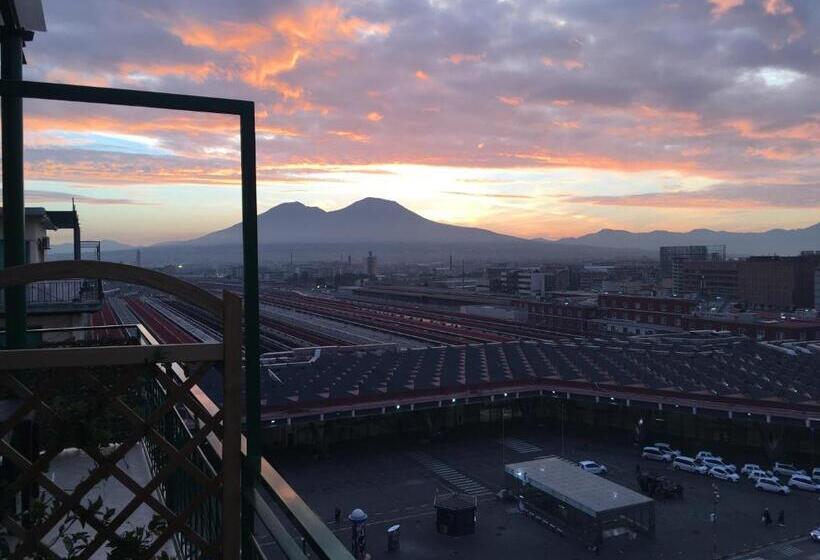 اتاق سوپریور با تخت بزرگ, Top Floor Rentrooms Napoli