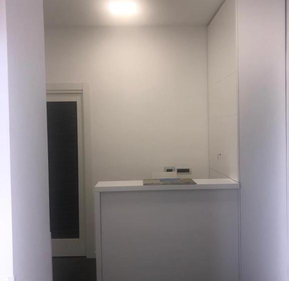 تختخواب در اتاق مشترک, Top Floor Rentrooms Napoli