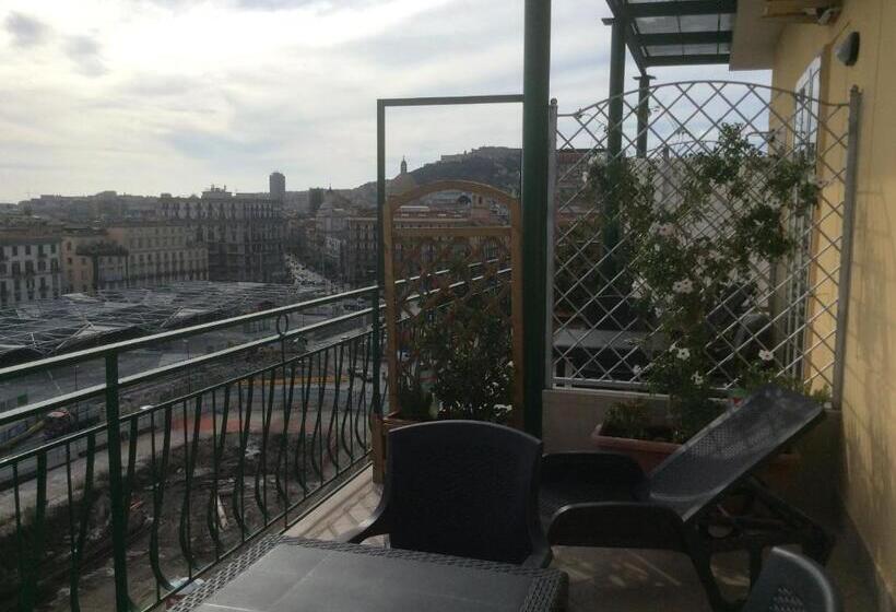 اتاق سوپریور با تخت بزرگ, Top Floor Rentrooms Napoli