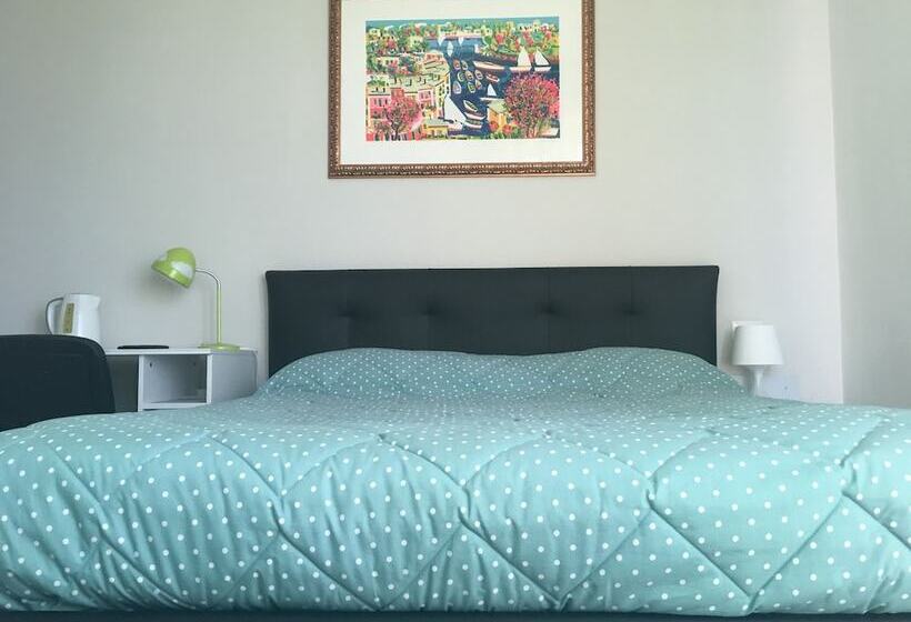 اتاق لوکس سه تخته, Top Floor Rentrooms Napoli