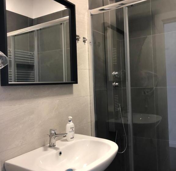 اتاق سوپریور با تخت بزرگ, Top Floor Rentrooms Napoli
