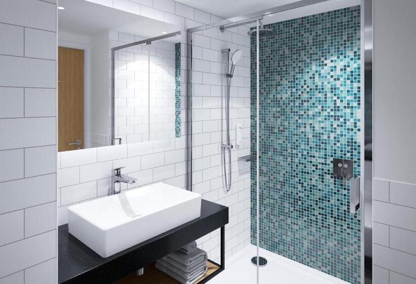 اتاق استاندارد با تخت بزرگ برای معلولان, Holiday Inn Blackpool, An Ihg