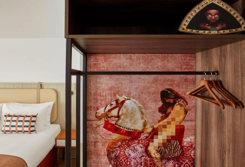 اتاق استاندارد با تخت بزرگ, Indigo Coventry, An Ihg