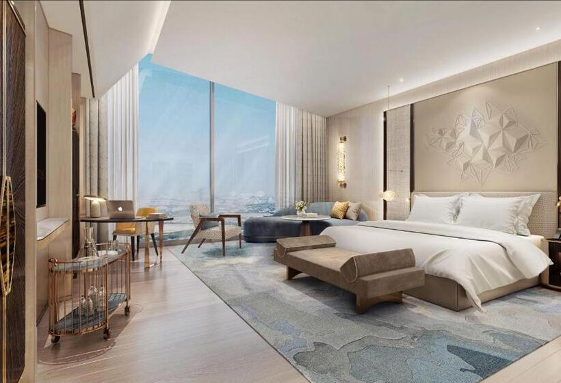 اتاق دلوکس با تخت کینگ و چشم‌انداز شهر, The St. Regis Riyadh