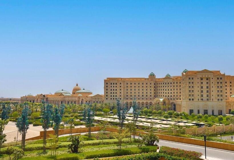 سوئیت اجرایی با تخت کینگ, The St. Regis Riyadh