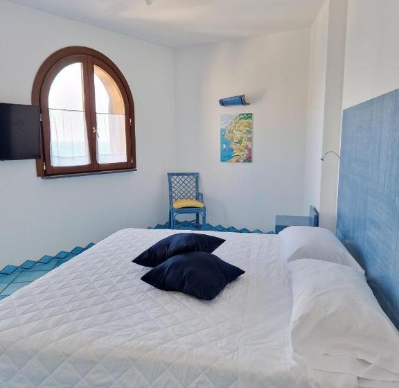 اتاق لوکس با چشم‌انداز دریا, Holiday Double