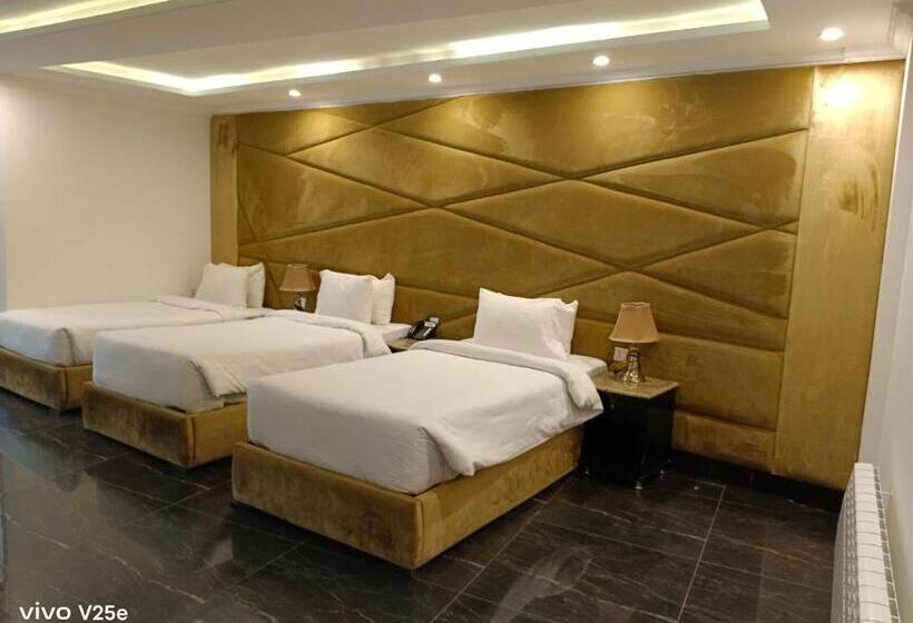 اتاق استاندارد سه تخته با چشم‌انداز, Faletti S Grand Hotel Murree
