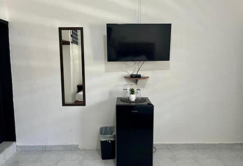 سوییت با چشم‌انداز استخر, Balam Playa   15Th. Ave