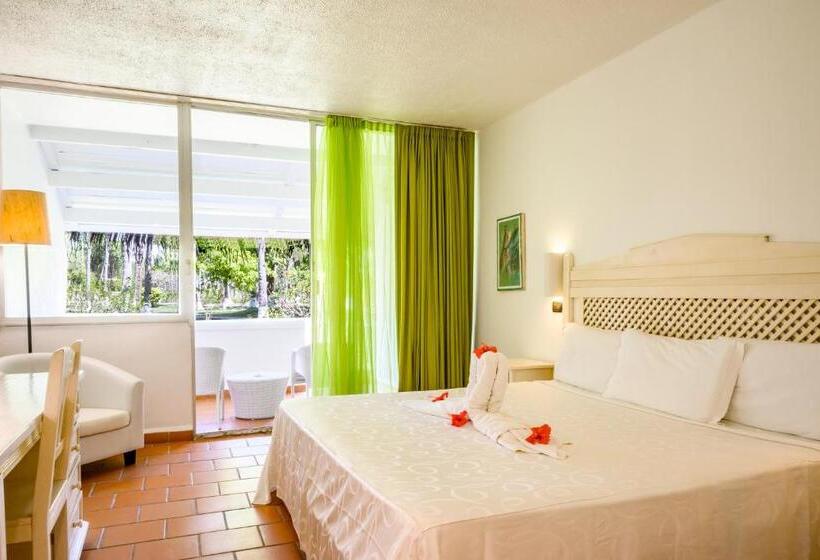 اتاق استاندارد با تخت بزرگ, Andilana Beach Resort