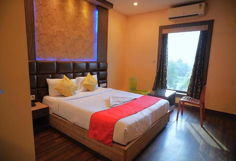 اتاق سوپریور با تخت بزرگ, Kings Resort
