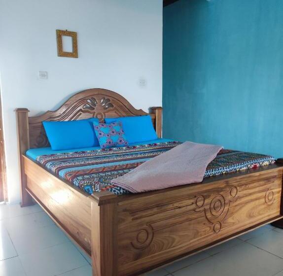 اتاق لوکس با بالکن و چشم‌انداز دریا, Secret Place Hotel By Hello Tanzania Tours& Safaris