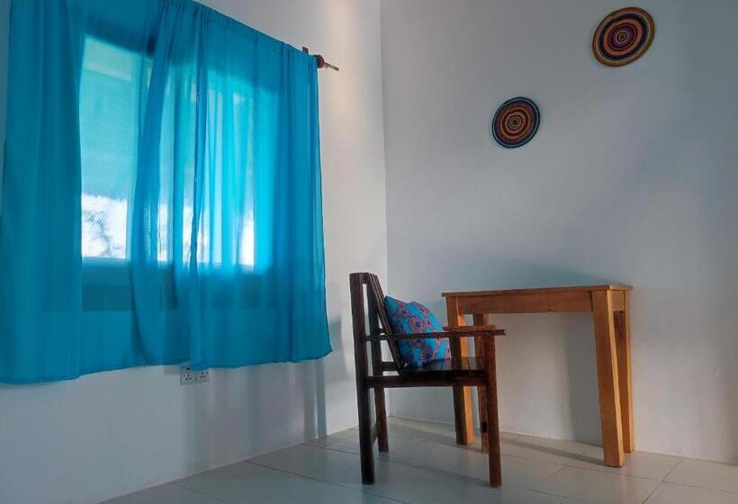 اتاق لوکس با بالکن و چشم‌انداز دریا, Secret Place Hotel By Hello Tanzania Tours& Safaris