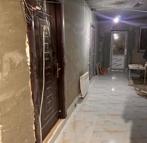 اتاق اکونومی, Sovet Hostel