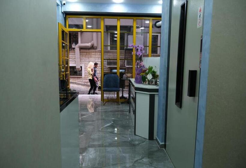 اتاق استاندارد با بالکن, Yellow Mansion