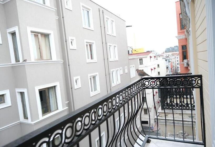 اتاق استاندارد با بالکن, Yellow Mansion