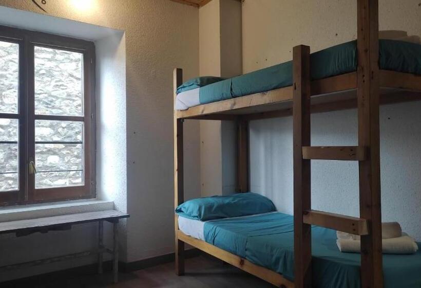 اتاق استاندارد چهار تخته, Albergue Tritón   Villanúa