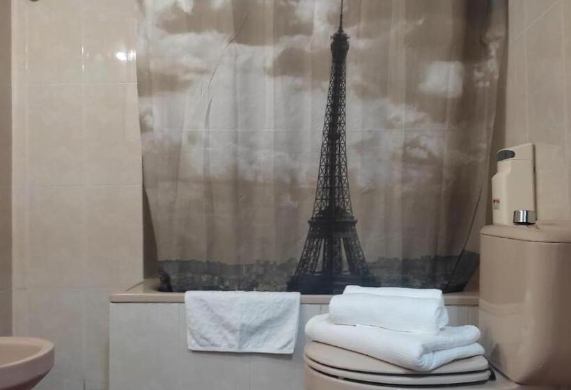اتاق استاندارد چهار تخته, Albergue Tritón   Villanúa