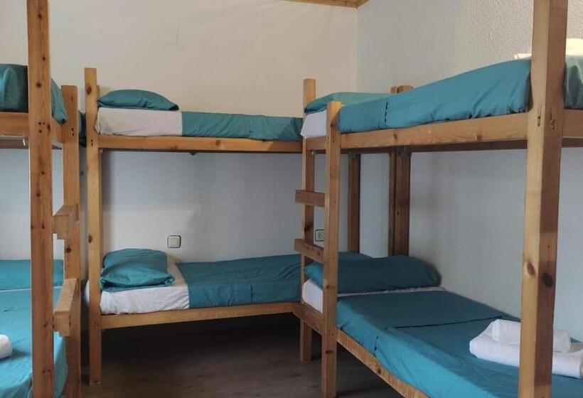 اتاق استاندارد چهار تخته, Albergue Tritón   Villanúa
