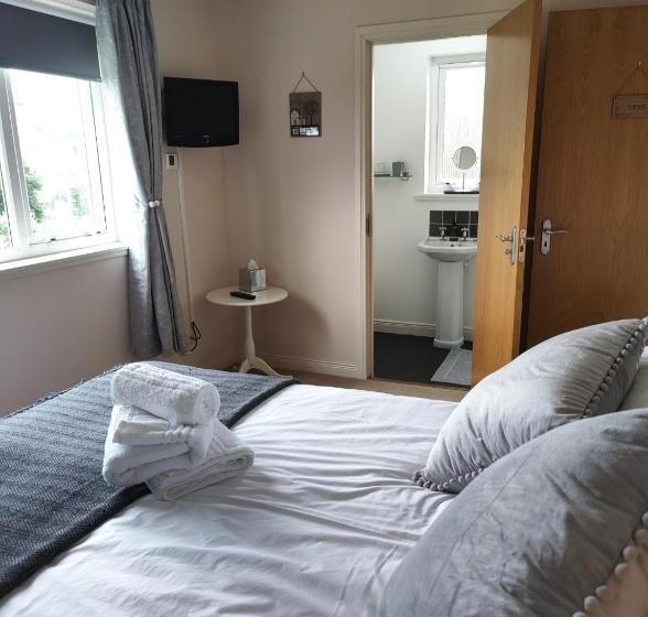 اتاق استاندارد, B&b At Forty Three
