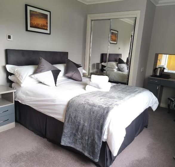 اتاق استاندارد, B&b At Forty Three
