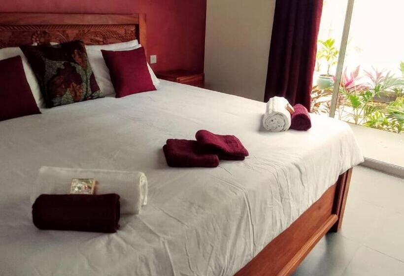 اتاق لوکس, Matumaini Guest House