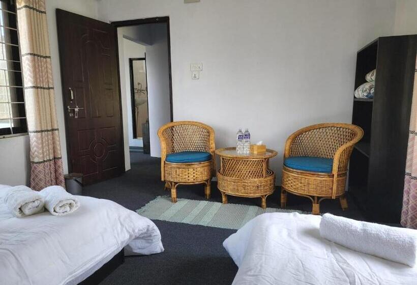 اتاق خانوادگی, Dream Home Guest House