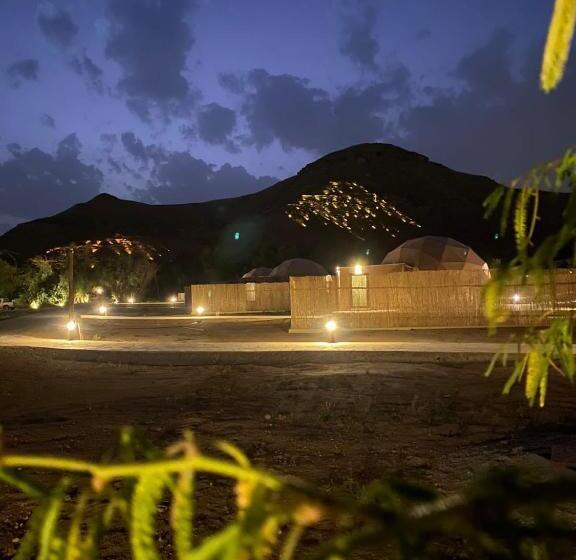 سوییت با چشم‌انداز کوه, منتجع جلامبنغ   Glamping Resort