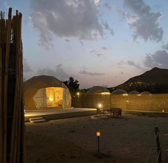 سوییت, منتجع جلامبنغ   Glamping Resort