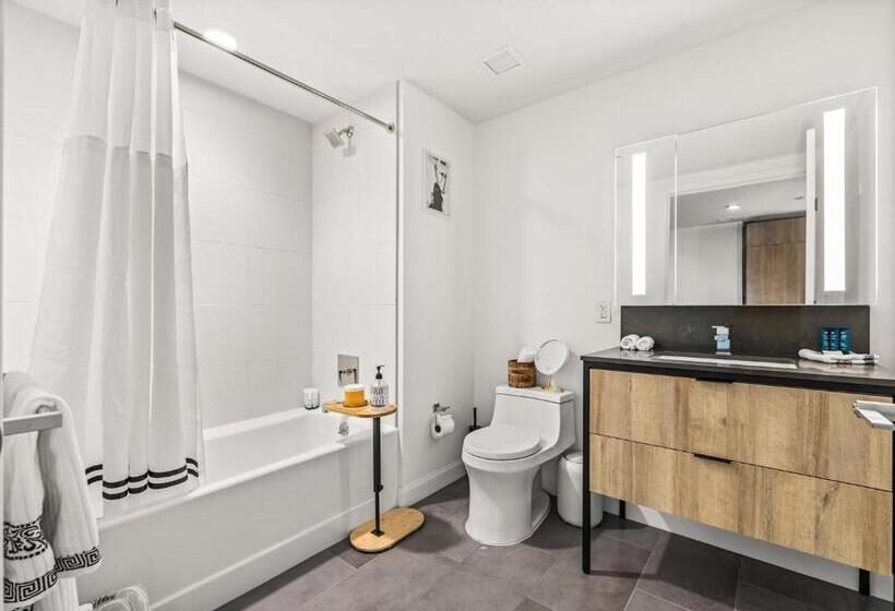 Economy-huone, 424les House