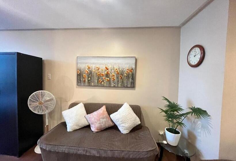 استودیو استاندارد با بالکن, Appleone Ayala Condo With Balcony