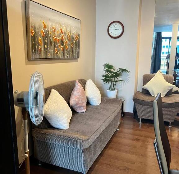 استودیو استاندارد با بالکن, Appleone Ayala Condo With Balcony