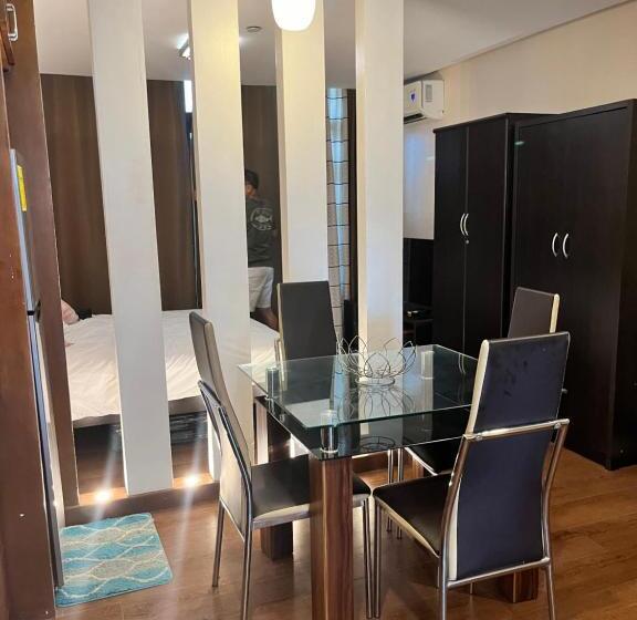 استودیو استاندارد با بالکن, Appleone Ayala Condo With Balcony