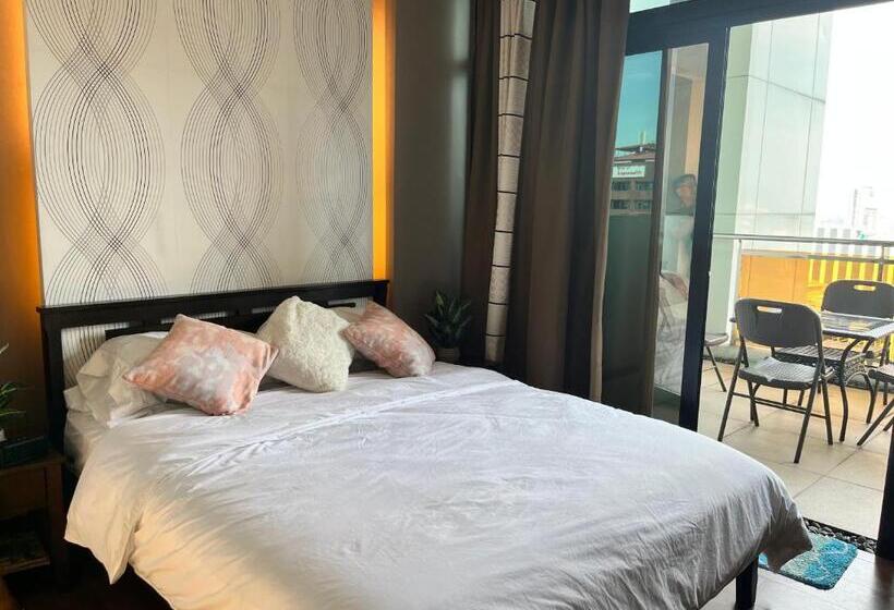 استودیو استاندارد با بالکن, Appleone Ayala Condo With Balcony