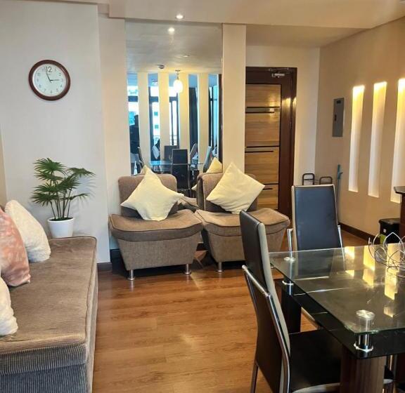استودیو استاندارد با بالکن, Appleone Ayala Condo With Balcony