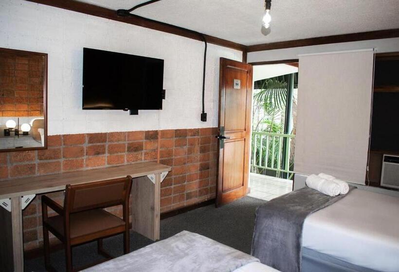 스탠다드 룸 더블 침대 2개, Soy Local San José