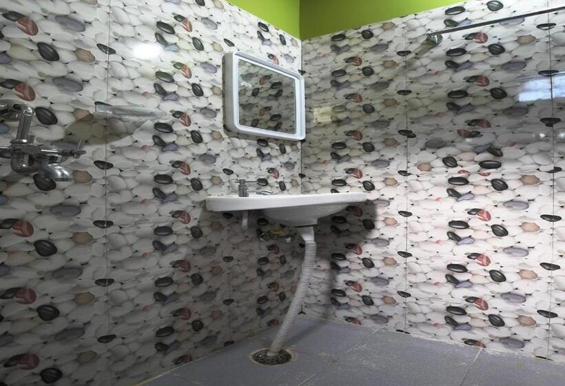 اتاق لوکس, B&b Homes Guwahati