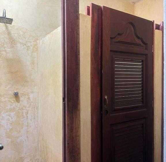 اتاق استاندارد با سرویس بهداشتی مشترک, Hostal Casa Tete