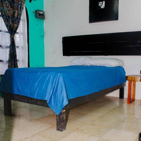 اتاق استاندارد با سرویس بهداشتی مشترک, Hostal Casa Tete
